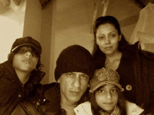 Shah Rukh Khan, Aryan, Suhana, Gauri