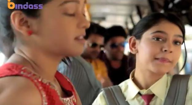 Niti Taylor in Halla Bol